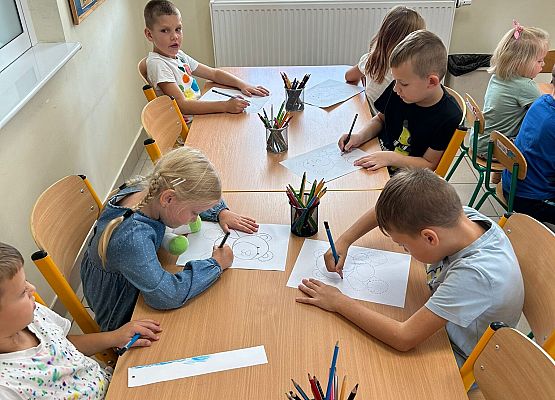 Grafika 6: Międzynarodowy Dzień Kropki w przedszkolu