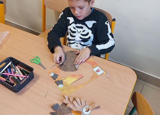 Grafika 10: KOLOROWA JESIEŃ