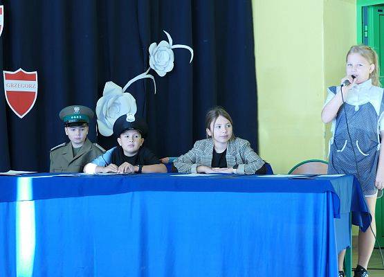 Ślubowanie klas pierwszych w Zespole Szkół w Garczegorzu 18.10,2024 rok.