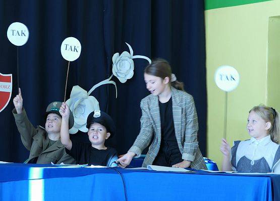 Ślubowanie klas pierwszych w Zespole Szkół w Garczegorzu 18.10,2024 rok.