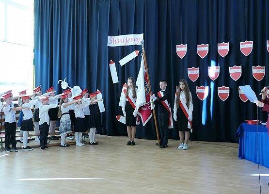 Ślubowanie klas pierwszych w Zespole Szkół w Garczegorzu 18.10,2024 rok.