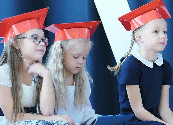 Ślubowanie klas pierwszych w Zespole Szkół w Garczegorzu 18.10,2024 rok.