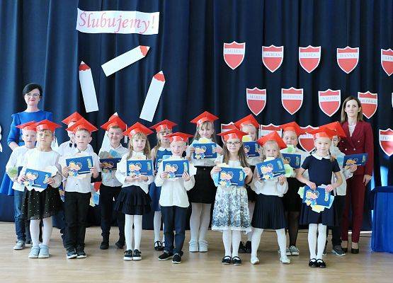 Ślubowanie klas pierwszych w Zespole Szkół w Garczegorzu 18.10,2024 rok.