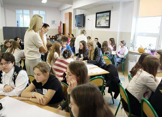 Grafika 2: IV FORUM SAMORZĄDÓW UCZNIOWSKICH