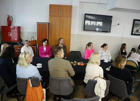 Grafika 1: IV FORUM SAMORZĄDÓW UCZNIOWSKICH