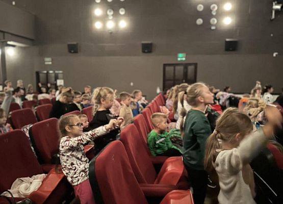 Grafika 3: LEKCJA MULTIMEDIALNA W LĘBORSKIM CENTRUM KULTURY FREGATA W LĘBORKU