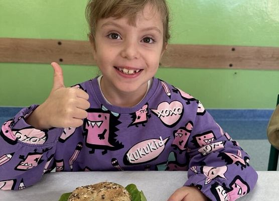 Zdrowe śniadanie w I klasie 25 października 2024r.