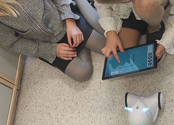 Zajęcia z robotyki w ramach akcji CodeWeek 2024 październik 2024 rok.