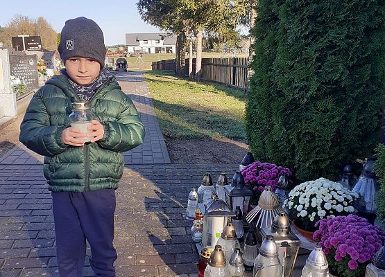 Z wizytą na cmentarzu