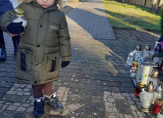 Z wizytą na cmentarzu