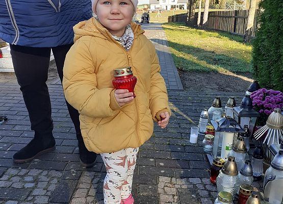 Z wizytą na cmentarzu