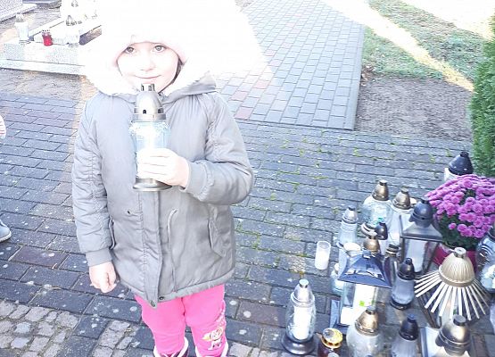 Z wizytą na cmentarzu