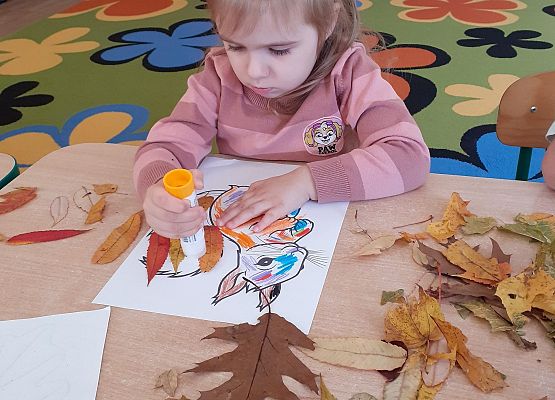 Grafika 2: PRACUSIE W AKCJI