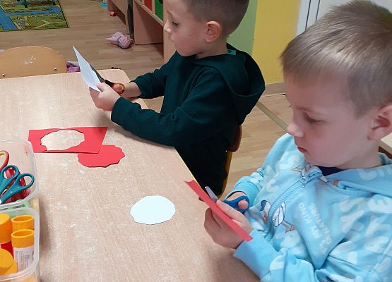 Młodsza grupa przy pracy