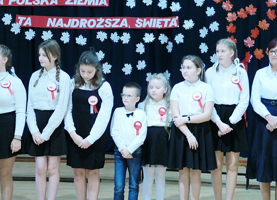 Uroczystość 11 listopada w ZS w Garczegorzu.