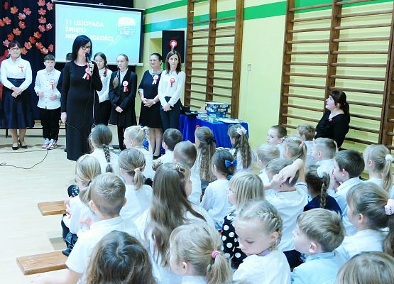 Uroczystość 11 listopada w ZS w Garczegorzu.