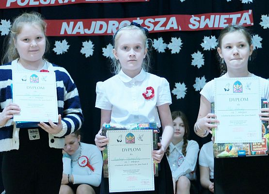 Uroczystość 11 listopada w ZS w Garczegorzu.