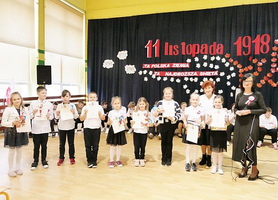Uroczystość 11 listopada w ZS w Garczegorzu.
