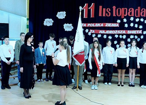 Uroczystość 11 listopada w ZS w Garczegorzu.