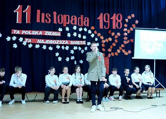 Uroczystość 11 listopada w ZS w Garczegorzu.