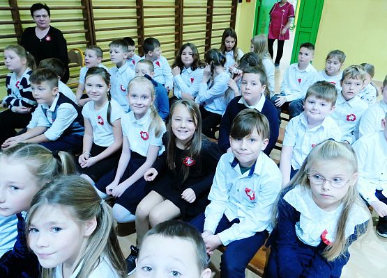 Uroczystość 11 listopada w ZS w Garczegorzu.