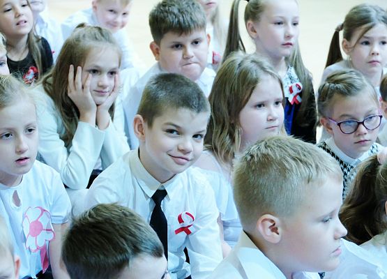 Uroczystość 11 listopada w ZS w Garczegorzu.