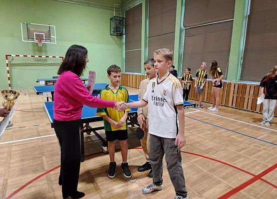Podwójne Wicemistrzostwo Powiatu w Tenisie Stołowym Dziewcząt i Chłopców w ramach Igrzysk Dzieci