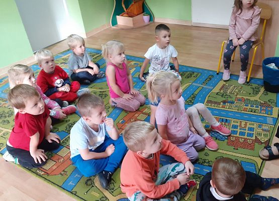 Młodsza grupa - regaty na liściach sałaty