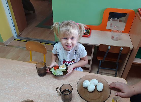 Młodsza grupa - regaty na liściach sałaty