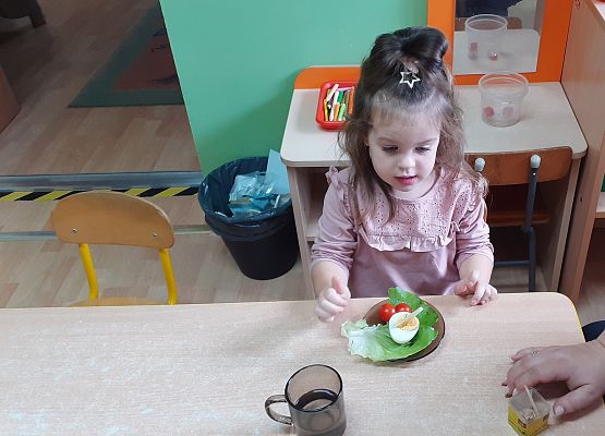 Młodsza grupa - regaty na liściach sałaty