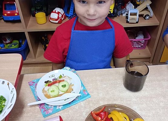 Zdrowe kanapki - praca grupy starszej