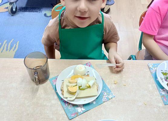 Zdrowe kanapki - praca grupy starszej