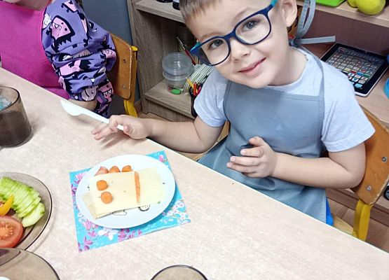 Zdrowe kanapki - praca grupy starszej