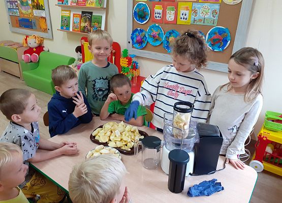 Grafika 3: SMACZNIE I ZDROWO