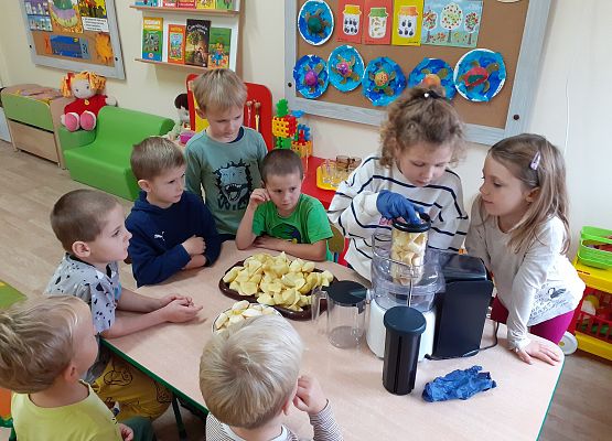 Grafika 4: SMACZNIE I ZDROWO