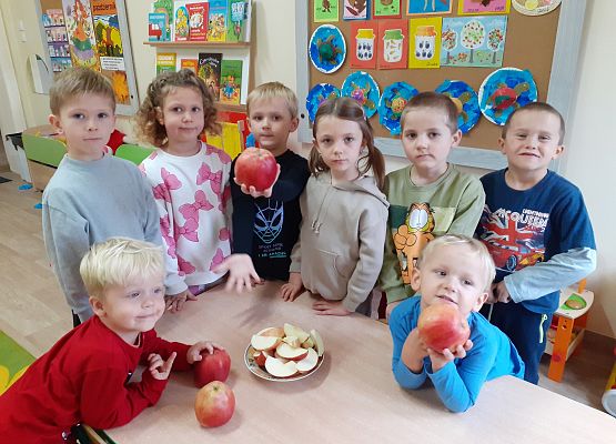 Grafika 6: SMACZNIE I ZDROWO