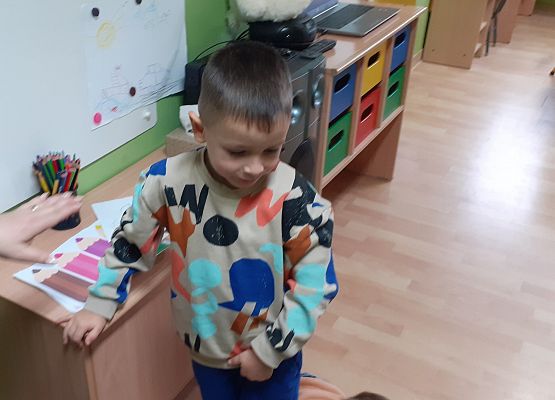 Dzień Kredki w młodszej grupy