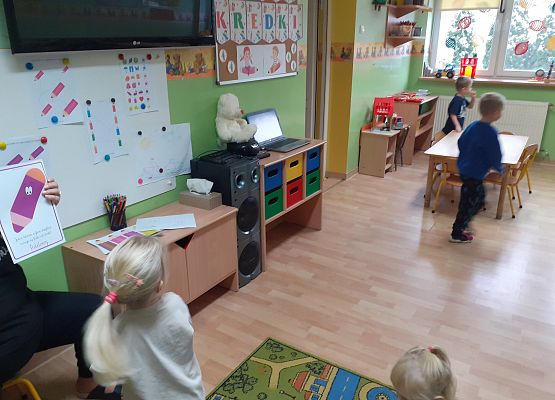 Dzień Kredki w młodszej grupy