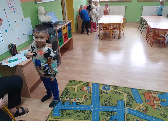 Dzień Kredki w młodszej grupy