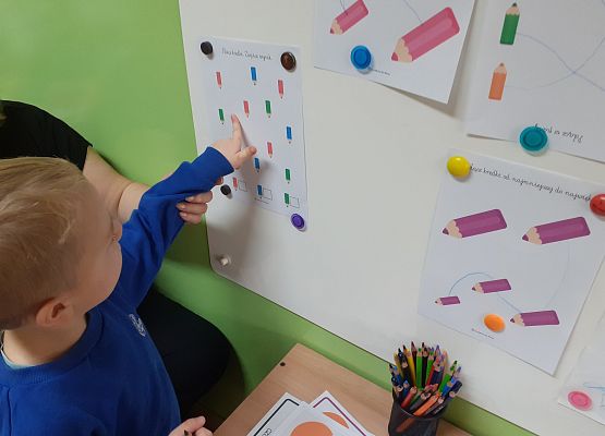 Dzień Kredki w młodszej grupy