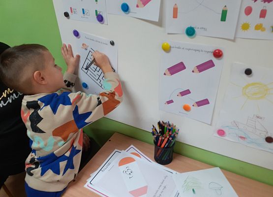 Dzień Kredki w młodszej grupy
