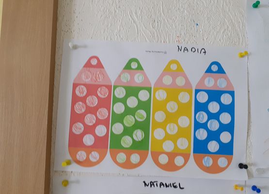 Dzień Kredki w młodszej grupy
