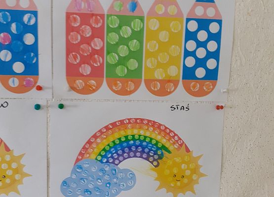 Dzień Kredki w młodszej grupy