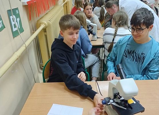 LO nr 1 w Lęborku Noc  Naukowców XI 2024rok.