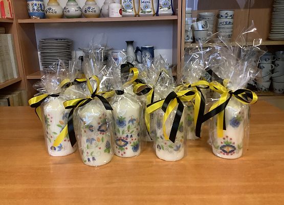 Grafika 2: WARSZTATY ZDOBIENIA ŚWIEC METODĄ DECOUPAGE