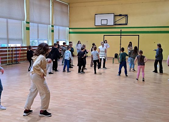 Grafika 2: TANECZNE PRZERWY