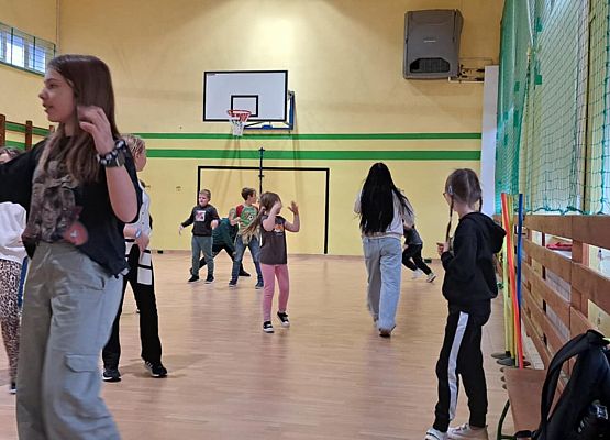 Grafika 3: TANECZNE PRZERWY