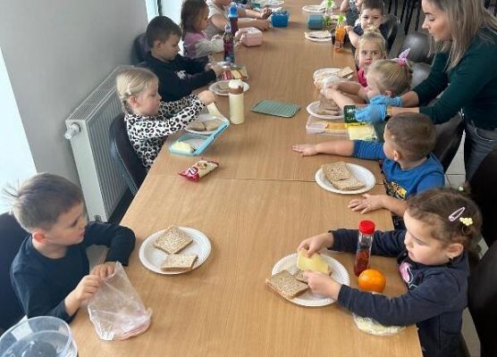 Grafika 18: URZĄDZENIA ELEKTRYCZNE DAWNIEJ I DZIŚ