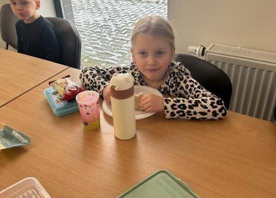 Grafika 22: URZĄDZENIA ELEKTRYCZNE DAWNIEJ I DZIŚ