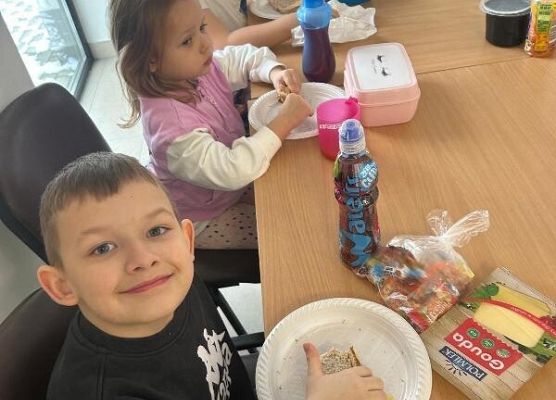 Grafika 24: URZĄDZENIA ELEKTRYCZNE DAWNIEJ I DZIŚ